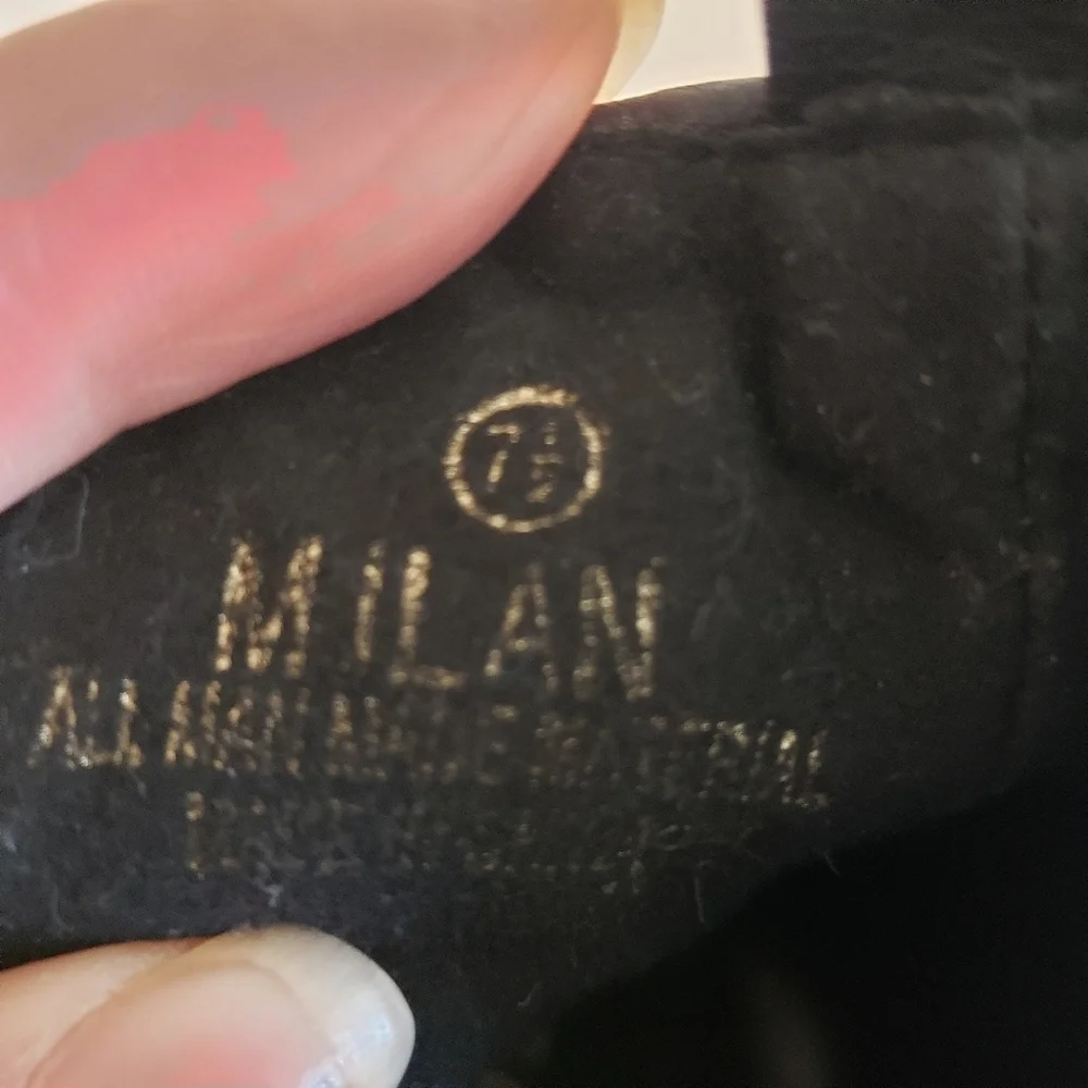 BLACK BOOTIES SIZE 71/2